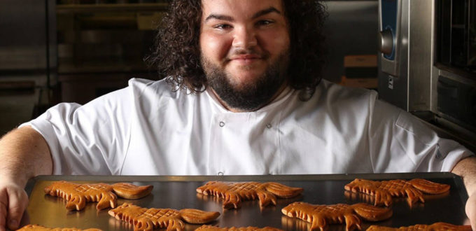 Game of Thrones‘s Hot Pie Sells Direwolf-Shaped Loaves IRL