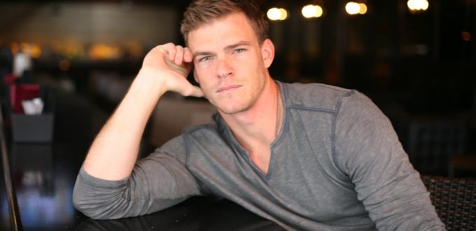Alan Ritchson Joins Cast of Titans as Hawk